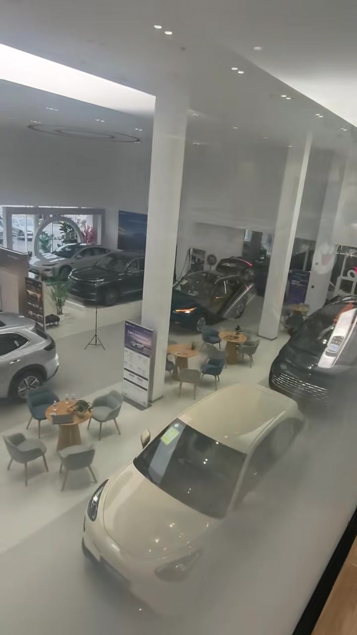 Electric sedans and SUVs on display in Shanghai 4S showroom