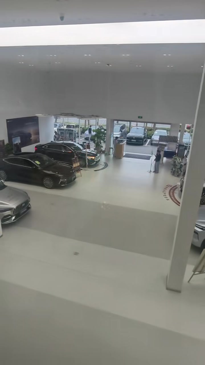 Wide view of Shanghai Geely 4S showroom floor