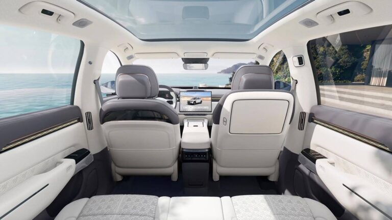 The Ultimate 2026 Importer’s Guide to Export chinese cars to USA