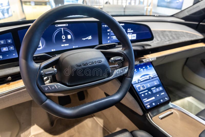 Customized Ready to ship electric cars for international market